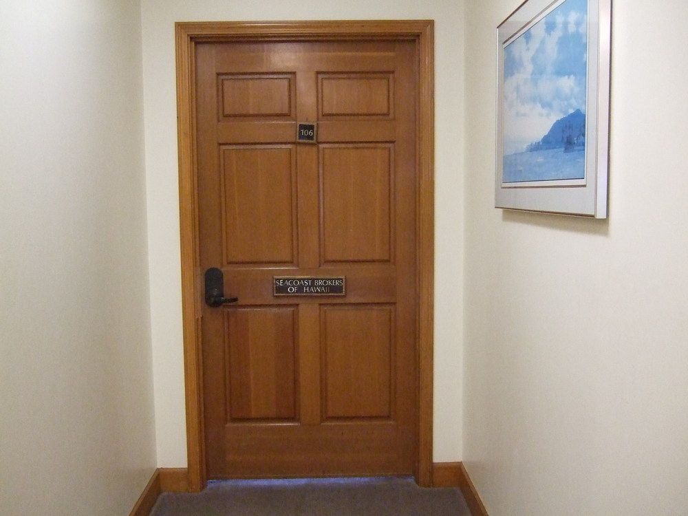 Kuakini Tower: 75-5722 Kuakini Hwy, Kailua Kona, HI 96740